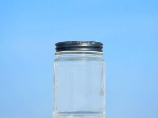 開閉軽々のスクリューキャップ（ネジキャップ）の保存瓶を販売。