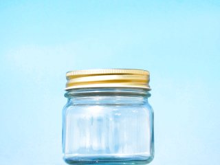 開閉軽々のスクリューキャップ（ネジキャップ）の保存瓶を販売。