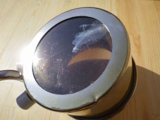 業務用ハンドヒーターで効率よくキャップシールを収縮加工できます